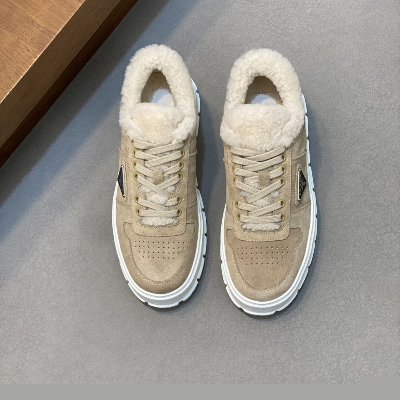 Pra*a casual shoes